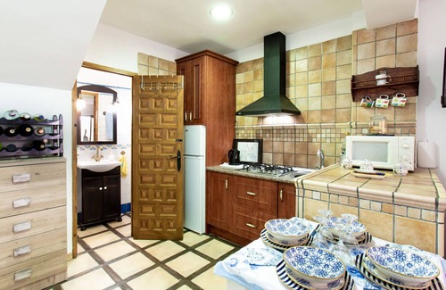 Niguelas House | Stunning private villa for 6 people with WIFI, TV and terrace