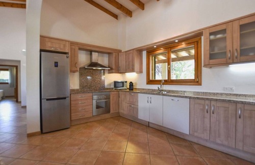Crestatx Villa | Stunning private villa for 6 guests with A/C, private pool, WIFI, TV and patio