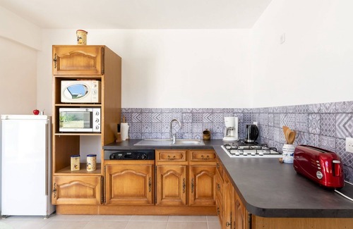 Matignon House | Stunning private villa for 4 guests with TV, terrace and pets allowed