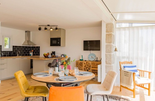 Locquirec House | Stunning private villa for 4 people with WIFI, TV, patio and pets allowed
