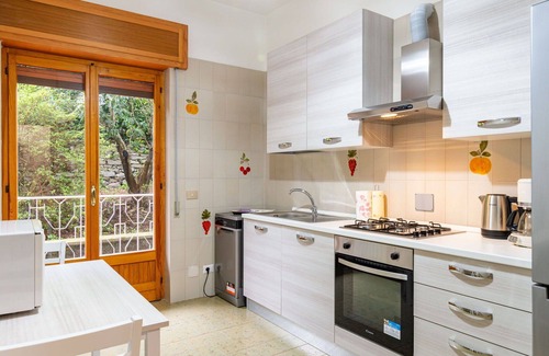 Cissano House | Stunning private villa for 11 people with WIFI, TV, balcony and pets allowed