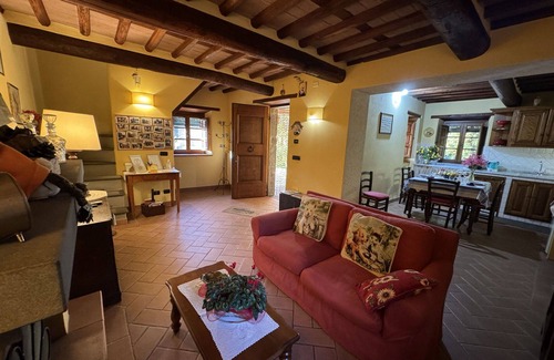 Pescaglia Villa | Stunning private villa with WIFI, private pool, TV, pets allowed and panoramic view, close to Lu.