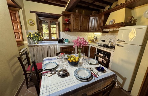 Pescaglia Villa | Stunning private villa with WIFI, private pool, TV, pets allowed and panoramic view, close to Lu.