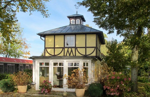 Splietsdorf House | Stunning private villa for 4 guests with WIFI, TV, terrace, pets allowed and parking
