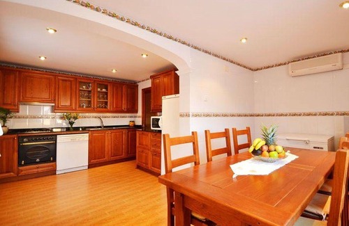 El Toro Villa | Stunning private villa for 8 guests with WIFI, TV and patio