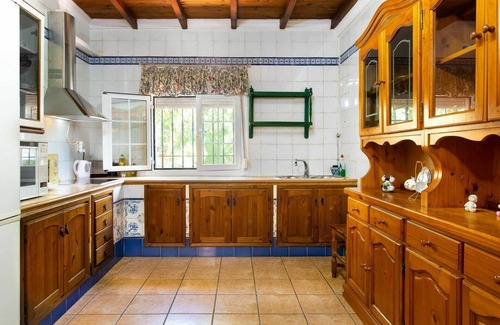 Niguelas House | Stunning private villa for 6 guests with private pool, A/C, WIFI, TV, patio and parking
