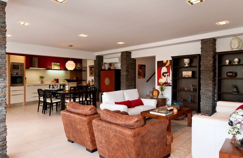 Ingenio Villa | Stunning private villa for 12 guests with A/C, private pool, WIFI, TV and patio