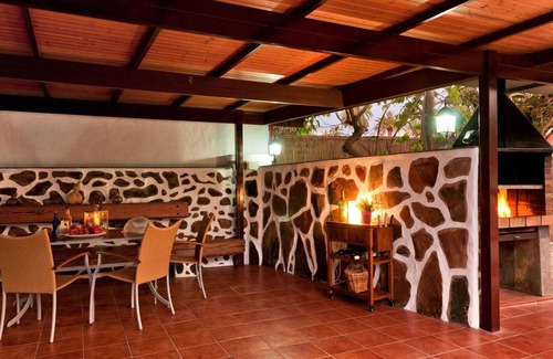 Ingenio Villa | Stunning private villa for 12 guests with A/C, private pool, WIFI, TV and patio