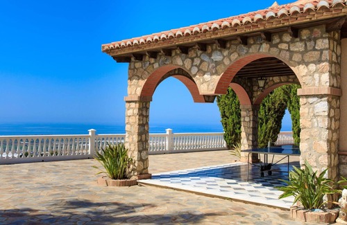 Motril Villa | Stunning private villa with hot tub, WIFI, private pool, A/C, TV, terrace, pets allowed and park.