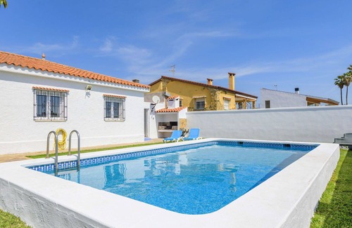 Vinaros Villa | Stunning private villa for 6 people with private pool, WIFI, TV, terrace and pets allowed