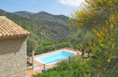 Selva House | Stunning private villa for 8 people with WIFI, A/C, private pool, TV and terrace