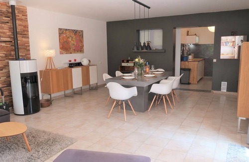 Cruis House | Stunning private villa for 6 people with WIFI, private pool, TV, terrace and pets allowed
