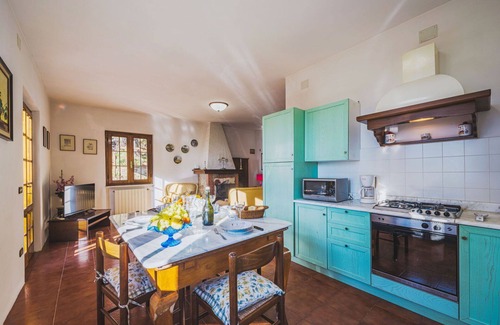 Massa House | Stunning private villa for 4 people with WIFI, TV and terrace