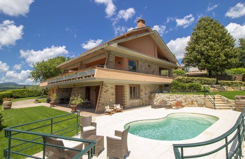 Sutri Villa | Stunning private villa for 11 guests with private pool, WIFI, A/C, TV, terrace and pets allowed