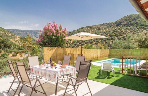 Rute House | Stunning private villa for 6 guests with private pool, WIFI, A/C, TV, patio and pets allowed