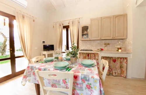 Lari Villa | Stunning private villa for 4 people with WIFI, private pool, A/C and pets allowed