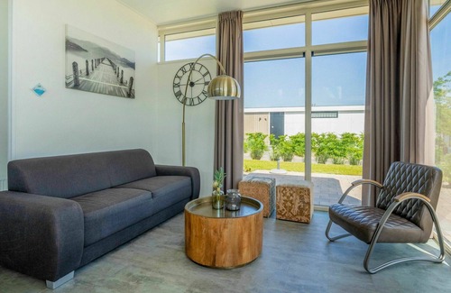 Biddinghuizen House | Stunning private villa for 6 guests with WIFI, TV, terrace and parking