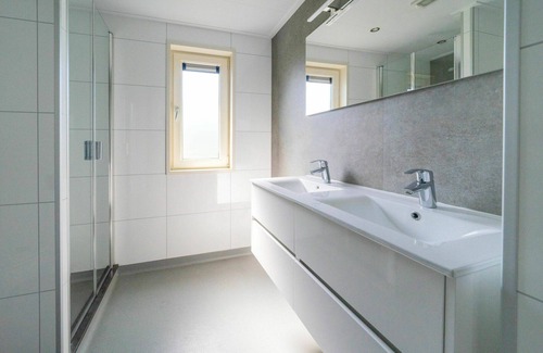 Biddinghuizen House | Stunning private villa for 6 guests with WIFI, TV, terrace and parking