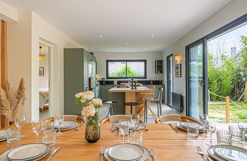 Carnac Villa | Stunning private villa for 10 people with private pool, WIFI and TV