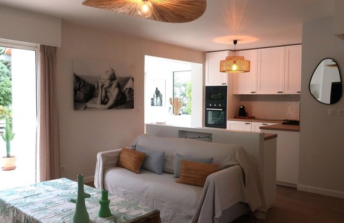 Cogolin House | Stunning private villa for 4 guests with A/C, WIFI, private pool, TV, terrace and pets allowed
