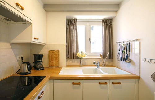 Plogoff House | Stunning private villa for 4 guests with TV, terrace and pets allowed