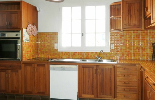 Mesquer House | Stunning private villa for 9 guests with WIFI, TV, terrace and pets allowed