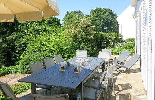 Mesquer House | Stunning private villa for 9 guests with WIFI, TV, terrace and pets allowed