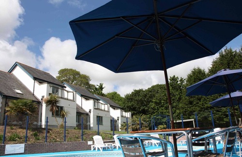 Carnon Downs House | Stunning private villa for 4 people with WIFI, pool, TV, patio and pets allowed