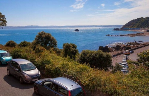 Torquay Villa | Stunning private villa for 2 people with WIFI, TV and patio