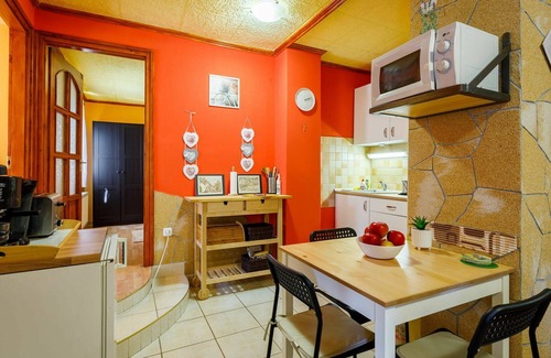 Balatonkeresztur House | Stunning private villa for 5 people with WIFI, hot tub, TV and terrace