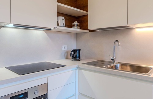 Bellano House | Stunning private villa for 5 guests with WIFI, pool, TV, patio and parking