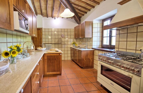 Cetona Villa | Stunning private villa for 20 people with WIFI, A/C, private pool, TV, patio and panoramic view