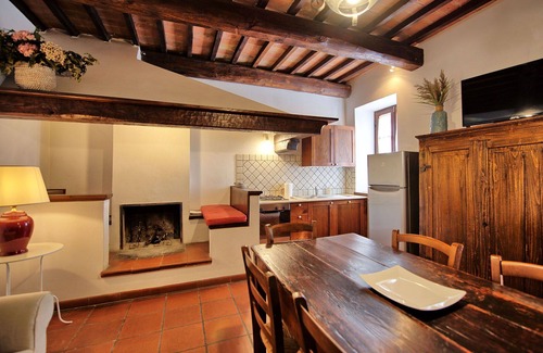 Cetona Villa | Stunning private villa for 20 people with WIFI, A/C, private pool, TV, patio and panoramic view