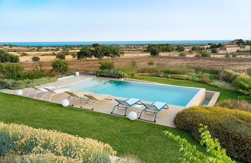 Modica Villa | Stunning private villa for 8 people with hot tub, private pool, sauna, A/C, WIFI, TV and terrace