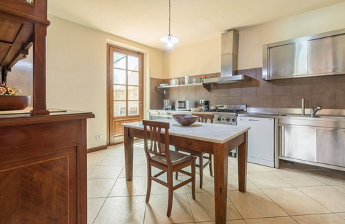 San Gimignano Villa | Stunning private villa for 10 people with A/C, private pool, hot tub, WIFI, TV and patio