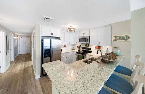 Panama City Beach Condo | Stunning Renovated Condo, Beach Front, and Immaculate throughout! Vip Beach svc