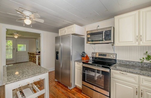 Melbourne House | Stunning River Views - Historic 3br Walk Dntn