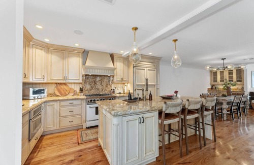 Napa Condo | Stunning Riverfront Retreat