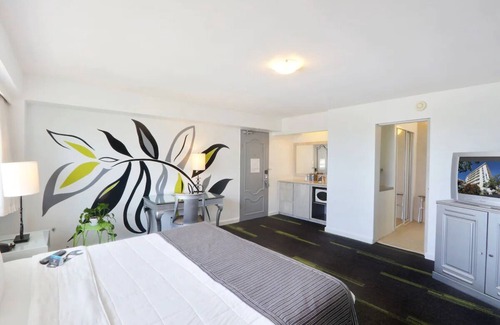 Miramar Hotel | Stunning Rooftop Views Await at This Relaxing Room in Historic Miramar