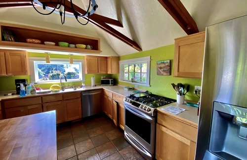 Westhaven-Moonstone House | Stunning roomy 4-bedroom home, near the beach. Stay for a month @ 1/2 the price!