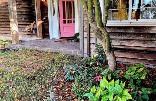Westhaven-Moonstone House | Stunning roomy 4-bedroom home, near the beach. Stay for a month @ 1/2 the price!