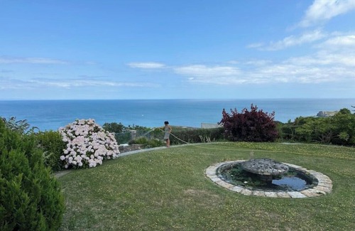 Torquay House | Stunning sea views from cliff top over Lymebay