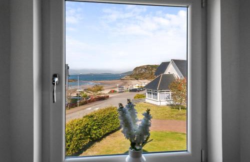 Oban House | Stunning Sea Views - Luxury 4BR Beach House