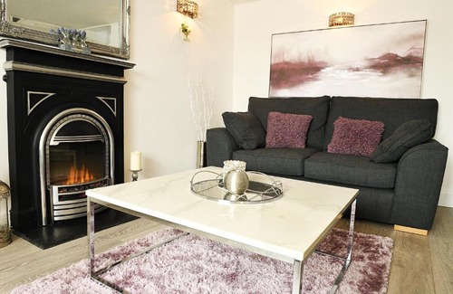 Rhos on Sea House | Stunning Seafront Cottage on Rhos Promenade