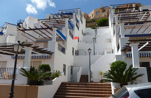 La Parata Apartment | Stunning seaviews 5 mins walk beach.shops restaurants . UK TV FREE WIF