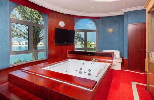 Palm Jumeirah Villa | STUNNING SIGNATURE VILLA RIVIERA MEDITERRANEAN STYLE IN PALM JUMEIRAH