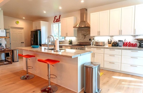 Sonoma House | Stunning Sonoma House, 10 acres -Newly renovated!