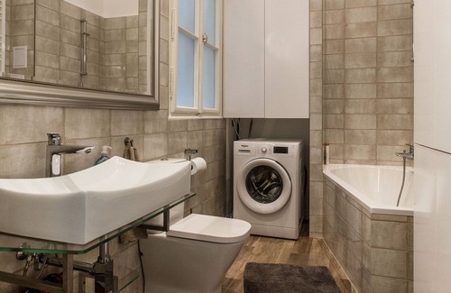 Palace District Apartment | Stunning Spacious Apartment
