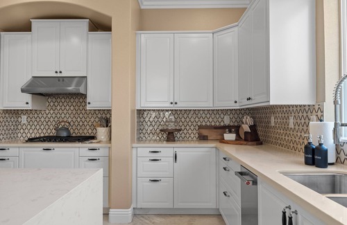 Westlake House | Stunning Spacious Family Home in Natomas