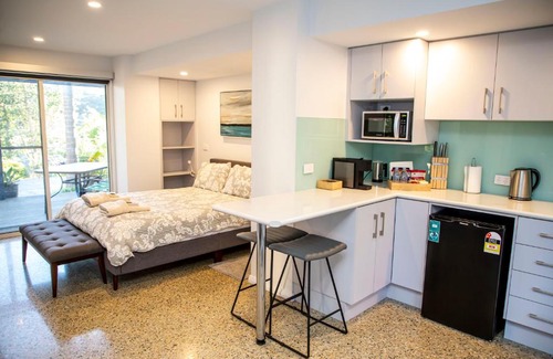 Surf Beach Apartment | STUNNING STUDIO BY THE BEACH / SURF BEACH